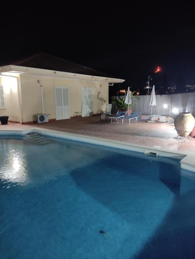 Holiday Flower Villa Panoramica Sul Golfo Di Catania ミステルビアンコ エクステリア 写真